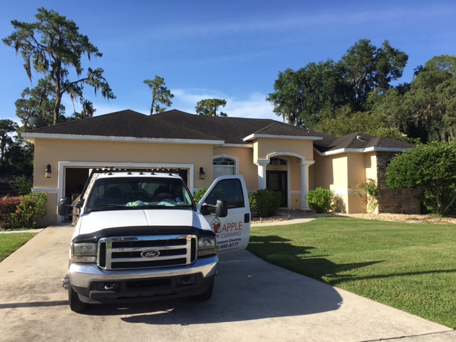 dirty roof being cleaned in riverview florida